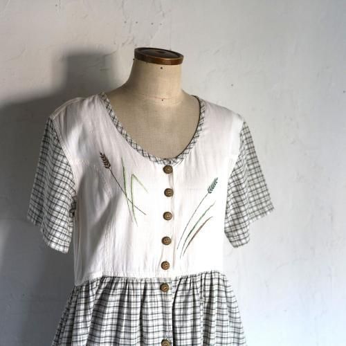 <img class='new_mark_img1' src='https://img.shop-pro.jp/img/new/icons14.gif' style='border:none;display:inline;margin:0px;padding:0px;width:auto;' />vintage tyrol dress  /λɽΥԡ