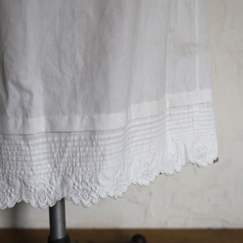 <img class='new_mark_img1' src='https://img.shop-pro.jp/img/new/icons14.gif' style='border:none;display:inline;margin:0px;padding:0px;width:auto;' />early 20th century cotton skirt / Сμɽ