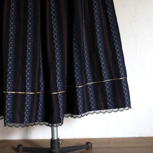 <img class='new_mark_img1' src='https://img.shop-pro.jp/img/new/icons14.gif' style='border:none;display:inline;margin:0px;padding:0px;width:auto;' />vintage tyrol skirt /ɥܥΥ륹