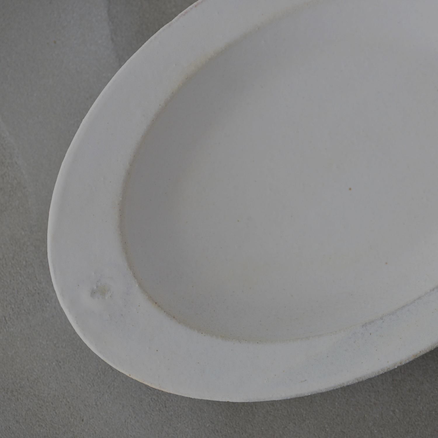 瀬川辰馬のチタン白オーバル皿（深）- poooL (online shop)