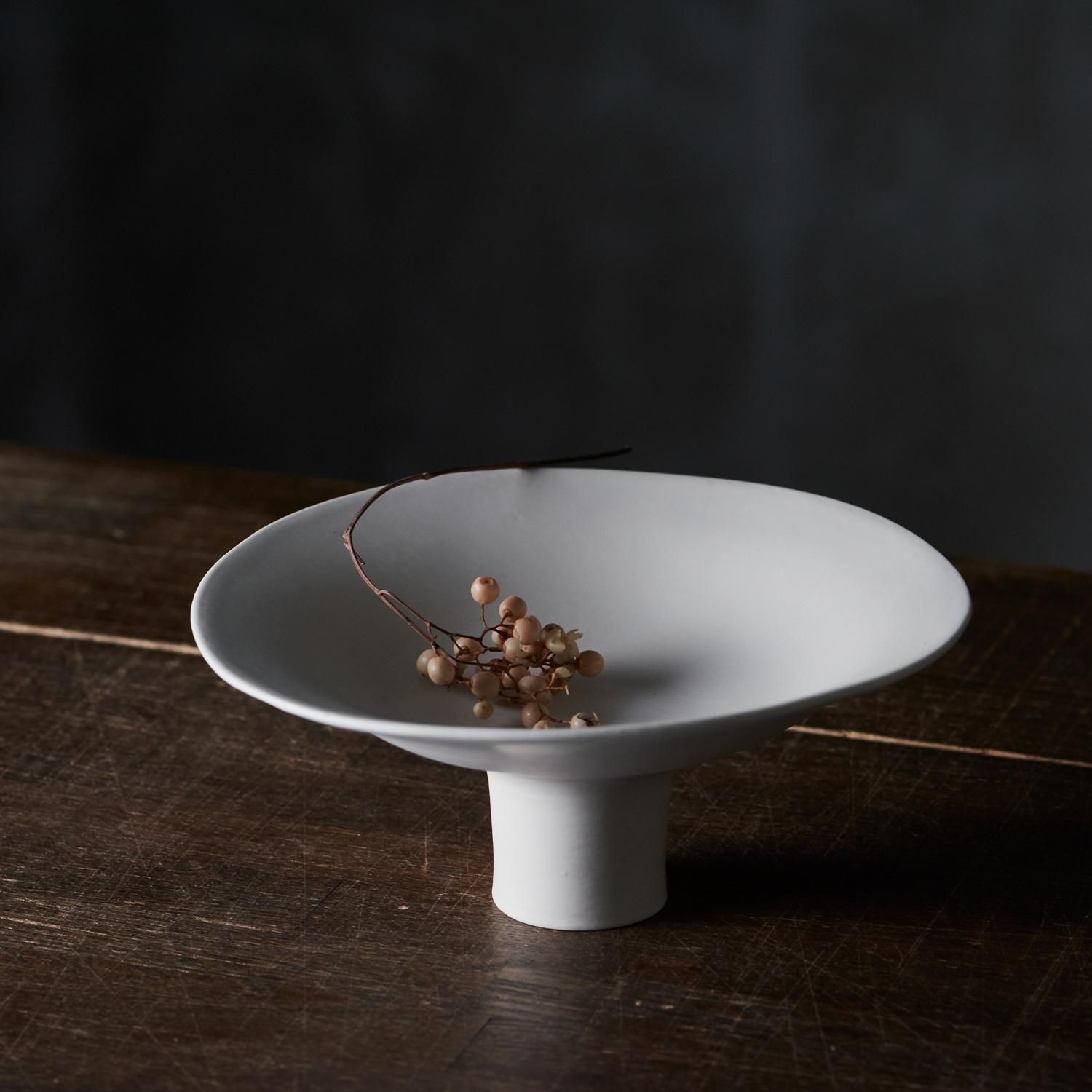 オノエコウタの白高台皿 - poooL (online shop)