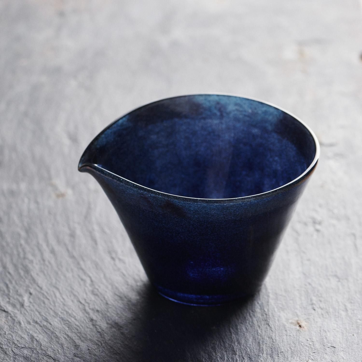 オオタ硝子研究室の 片口 紺（2種）- poooL (online shop)