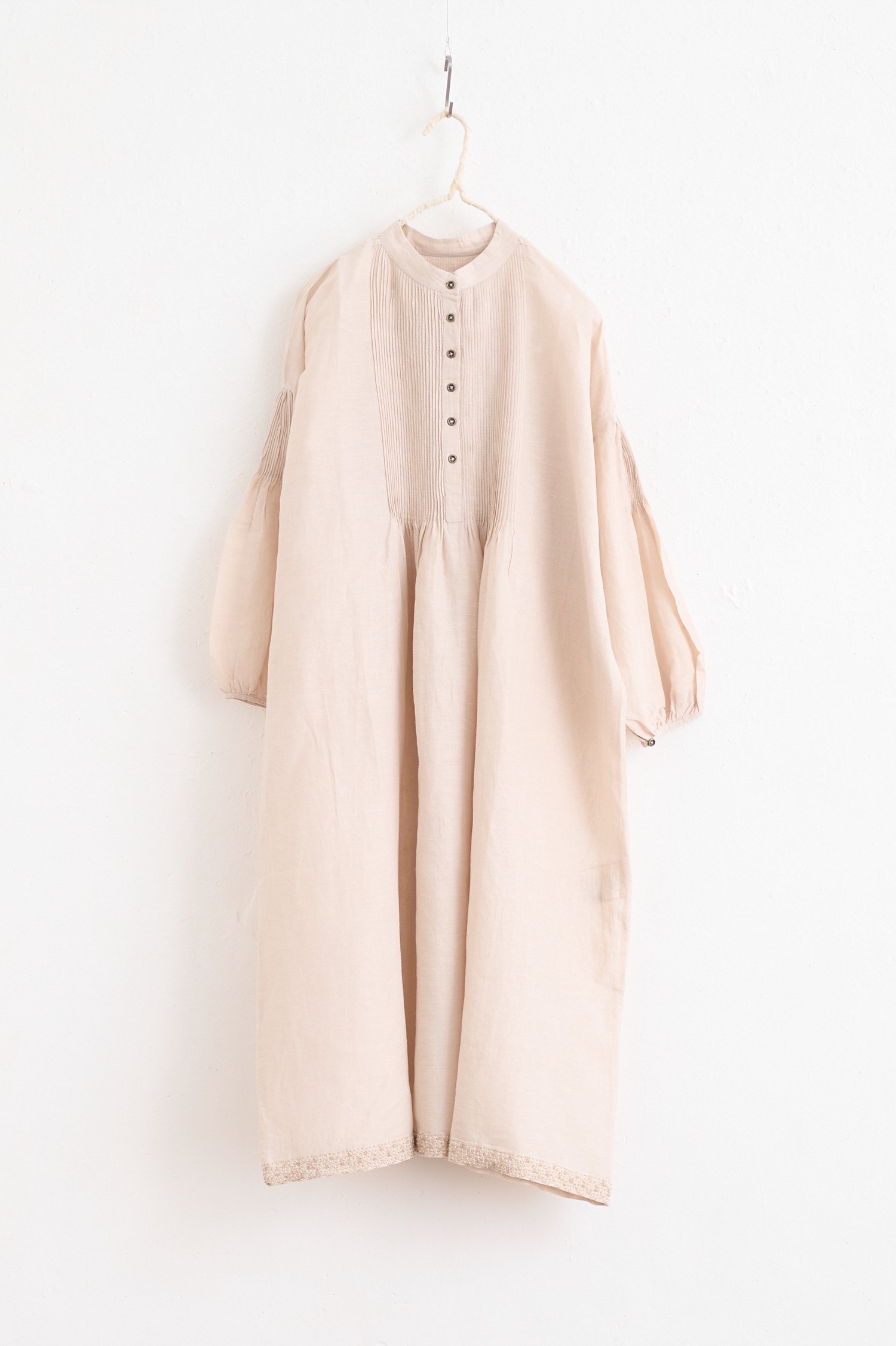 BUNON カディ リネンコットン Embroidery pintuck dress（2color） - poooL (online shop)