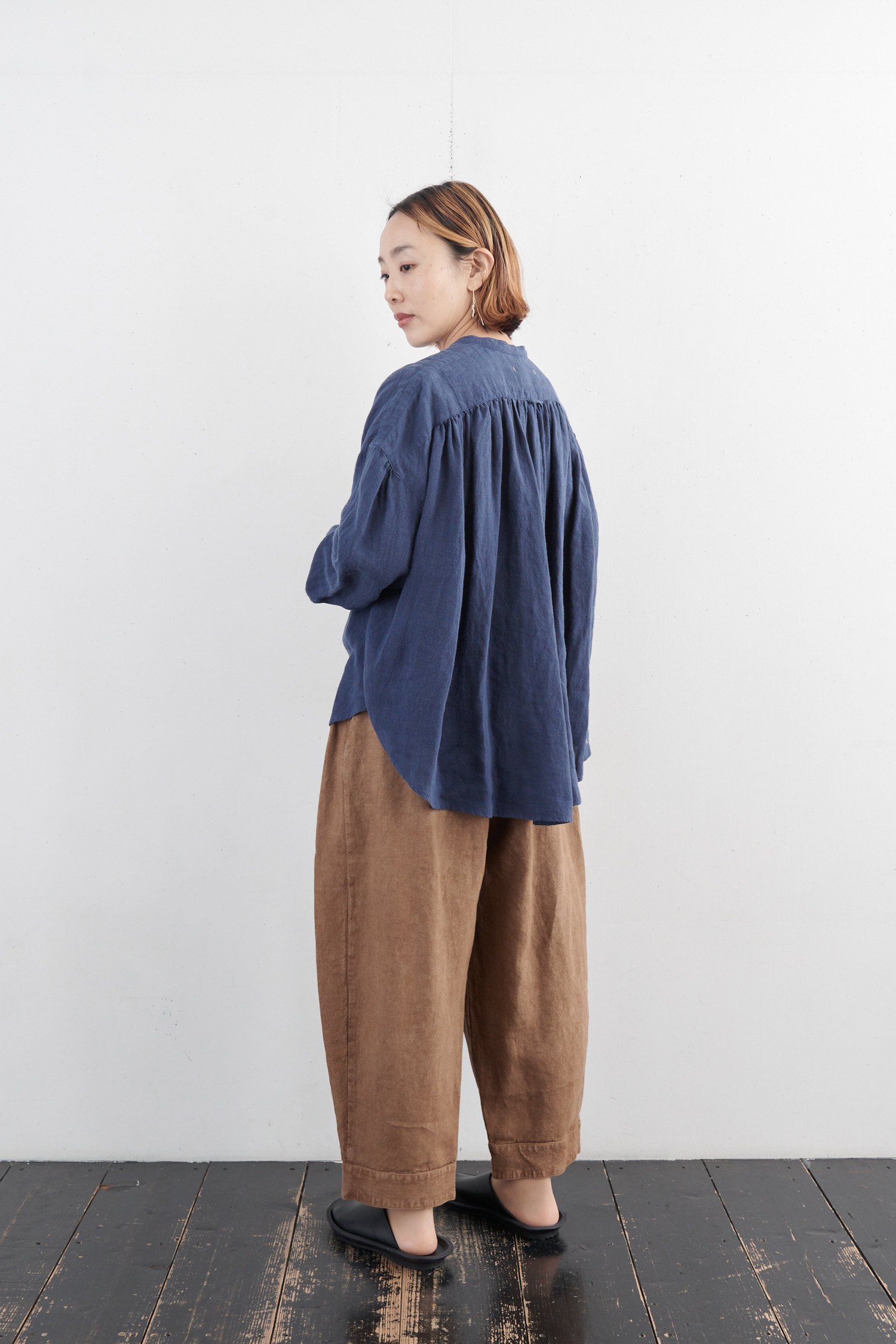 ikkuna gathered blouse II（２color） 211025B - poooL (online shop)