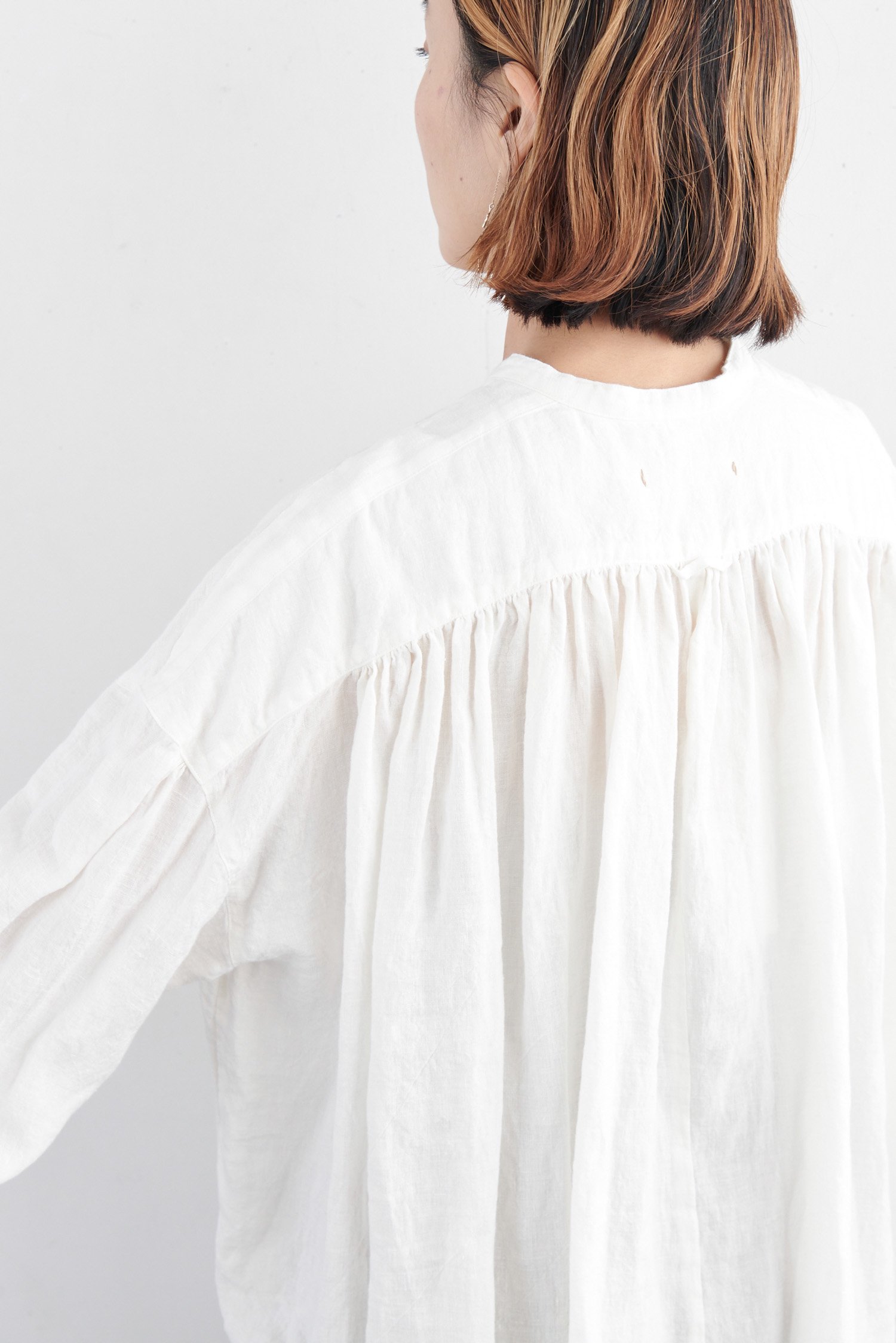 ikkuna gathered blouse II（２color） 211025B - poooL (online shop)