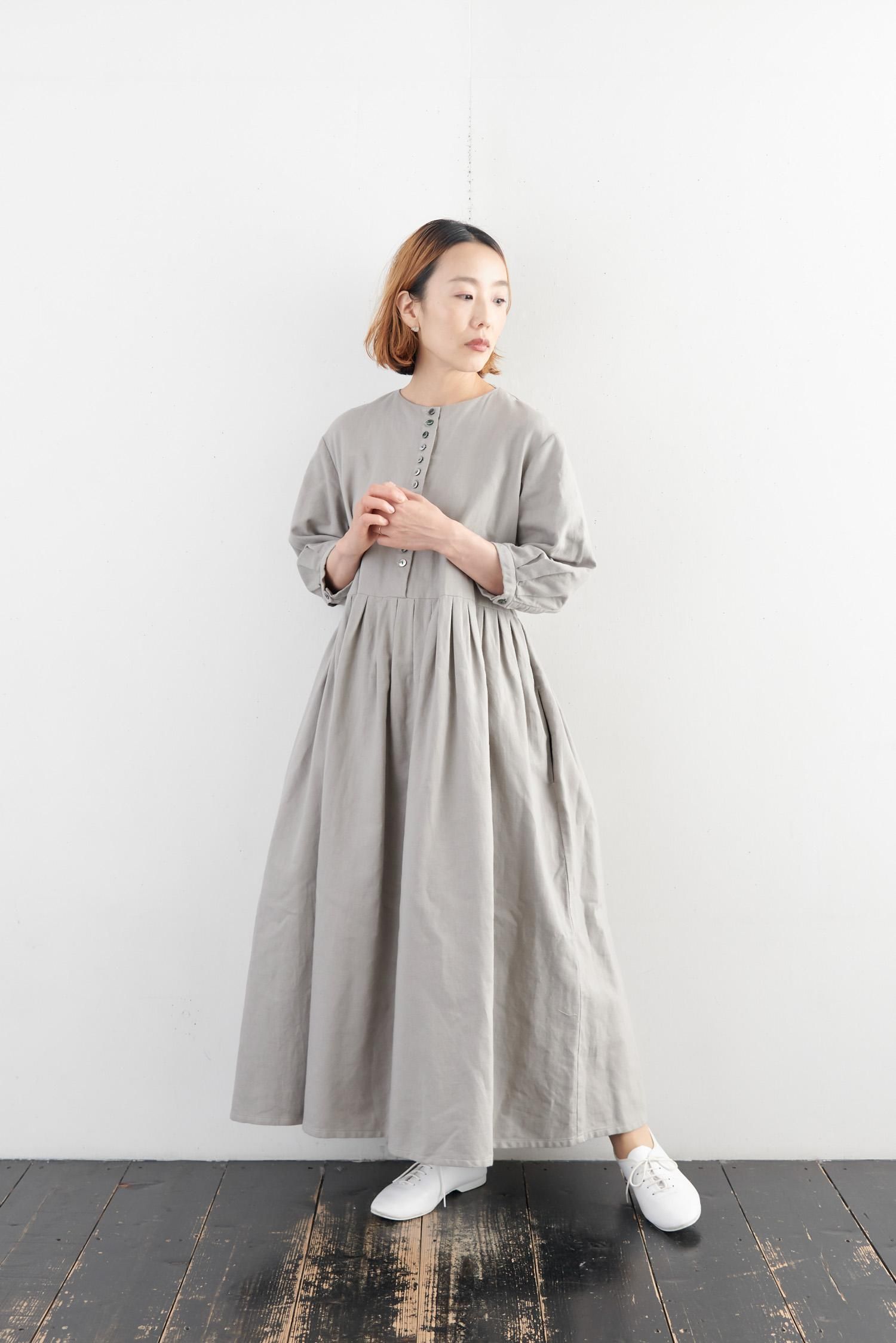 Mochi モチ　button dress コットンリネン　ワンピース Mochi モチbutton dress コットンリネンワンピース
