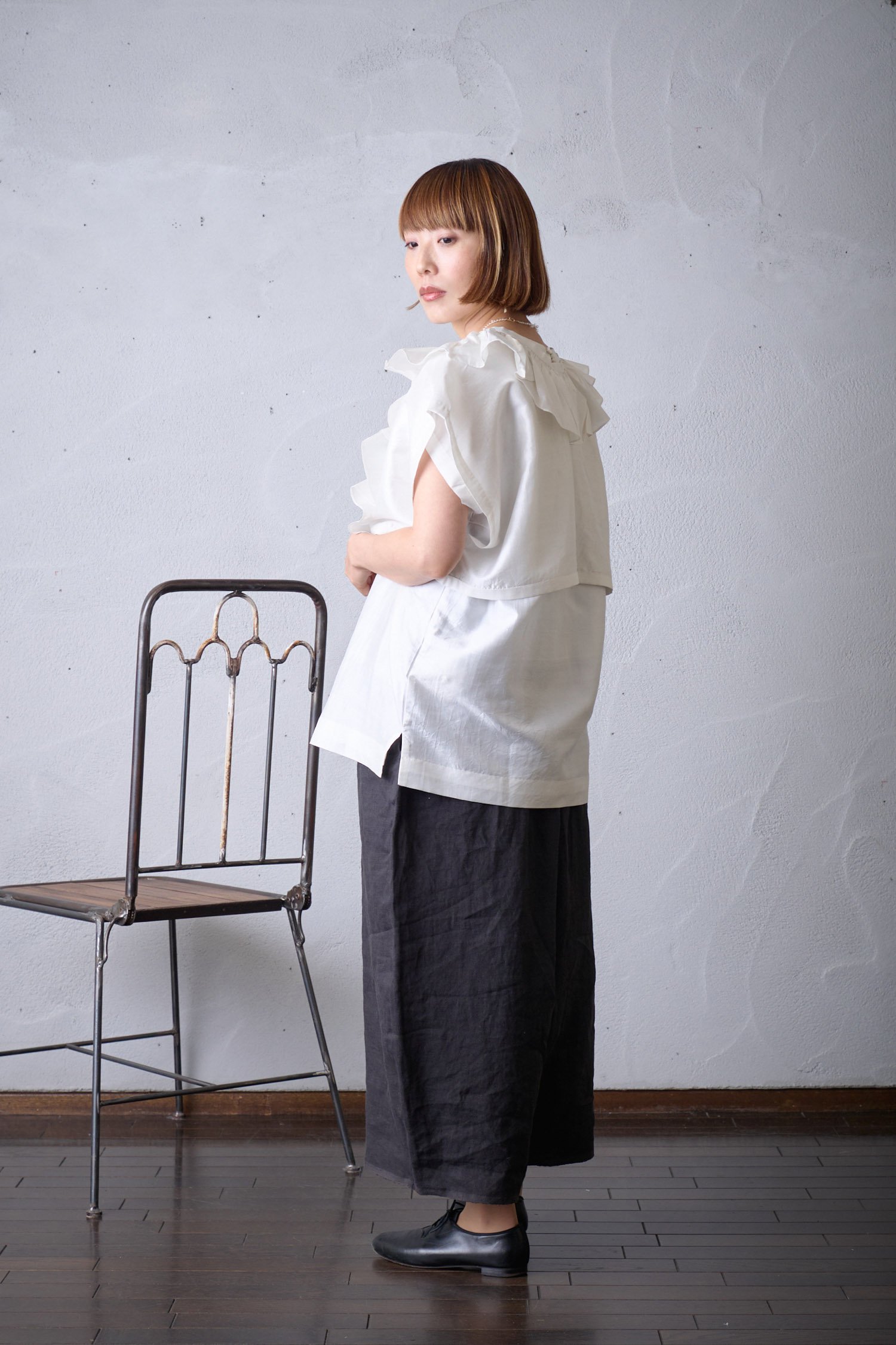 Silk Back button blouse&gilet（2color） - poooL (online shop)