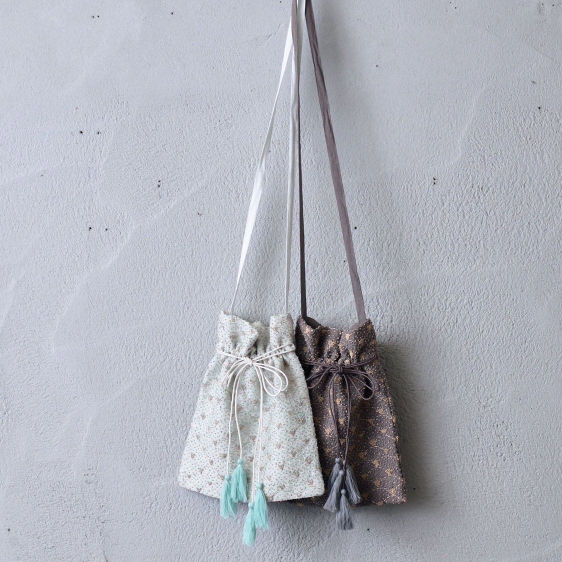 BUNON Linen × Cotton Embroidary shoulder bag（2color） - poooL