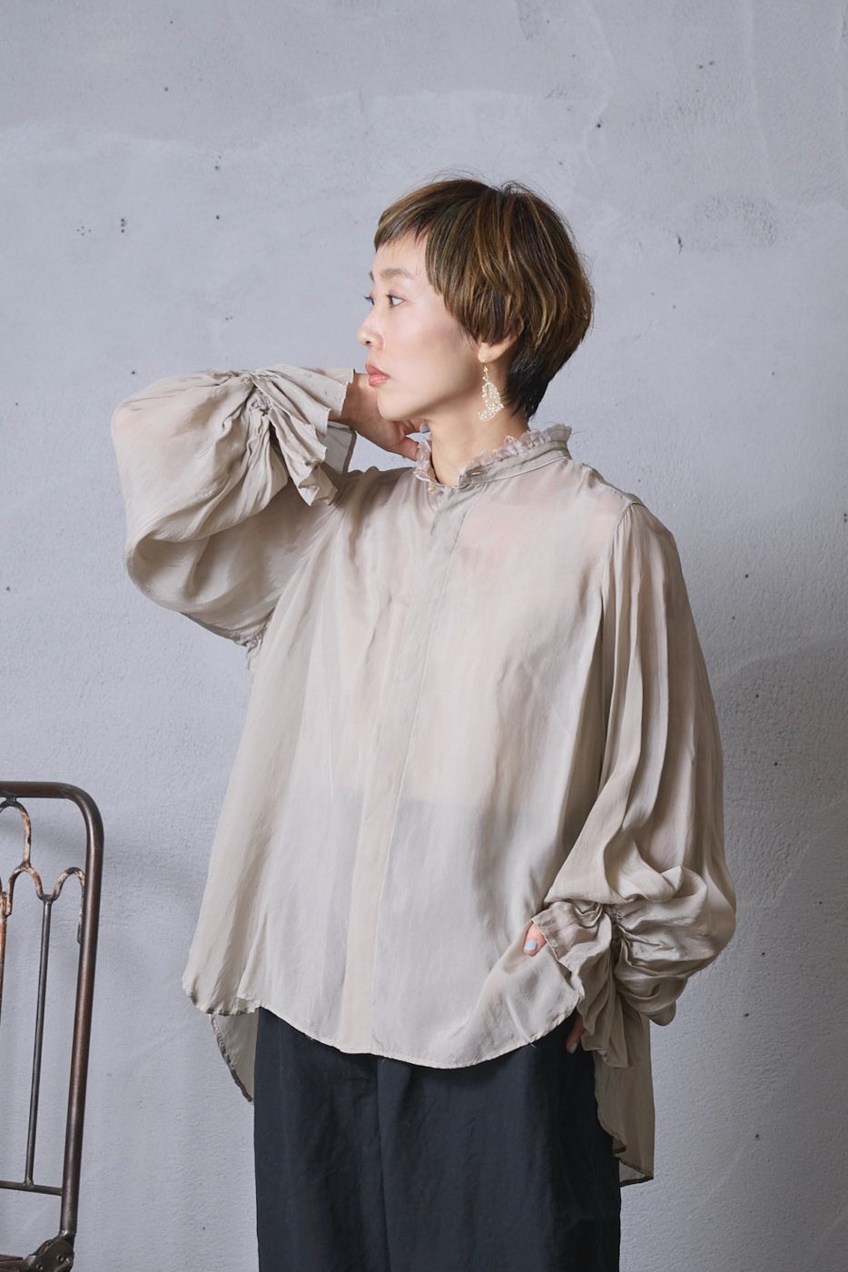 suzuki takayuki bishop-sleeve blouse（2color） S231-03 - poooL 