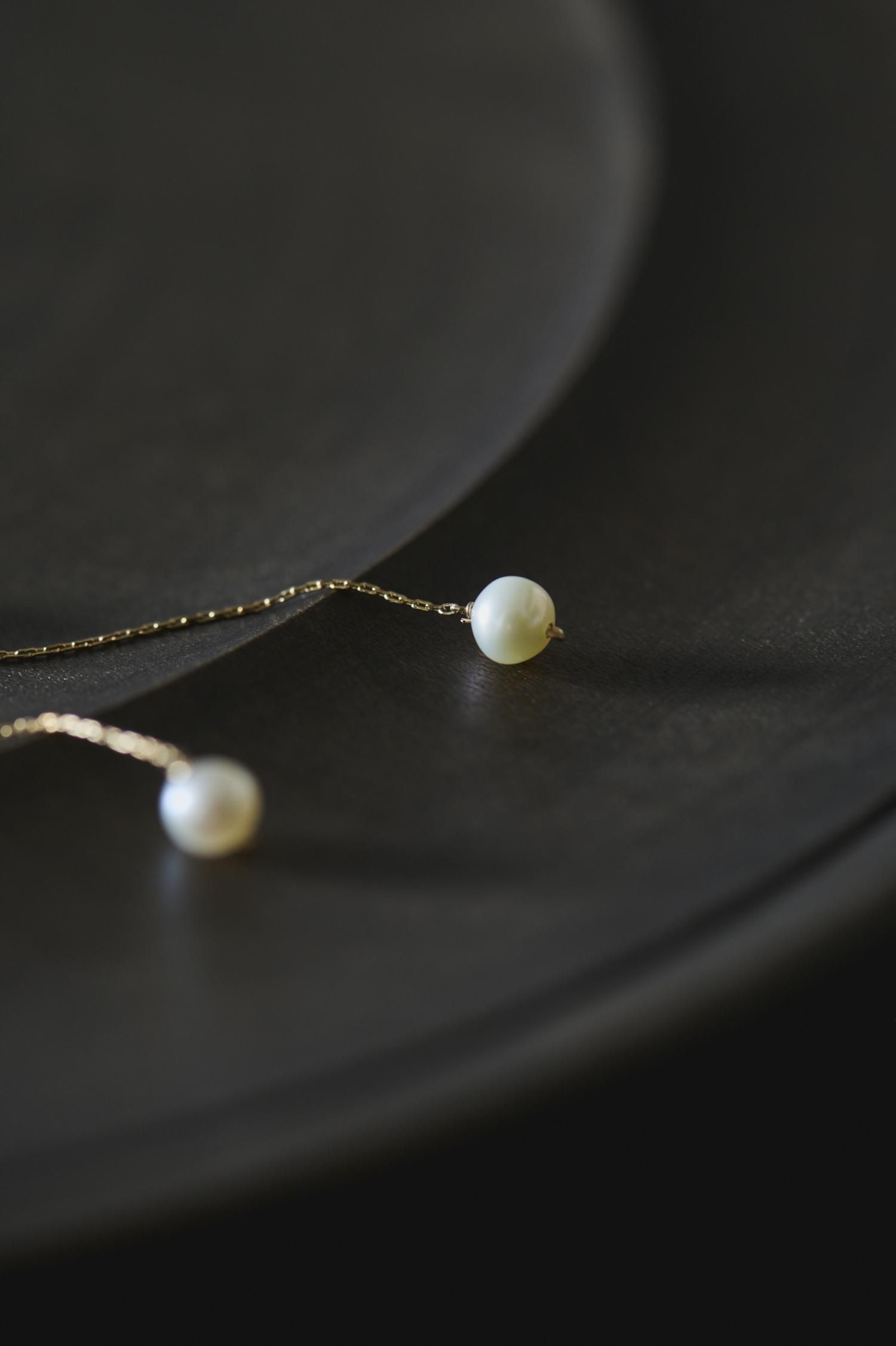 アクセサリー Toile Bijoux 2Pearl Pierce Toile Round pearl chain pierce（2color） - poooL (online shop)