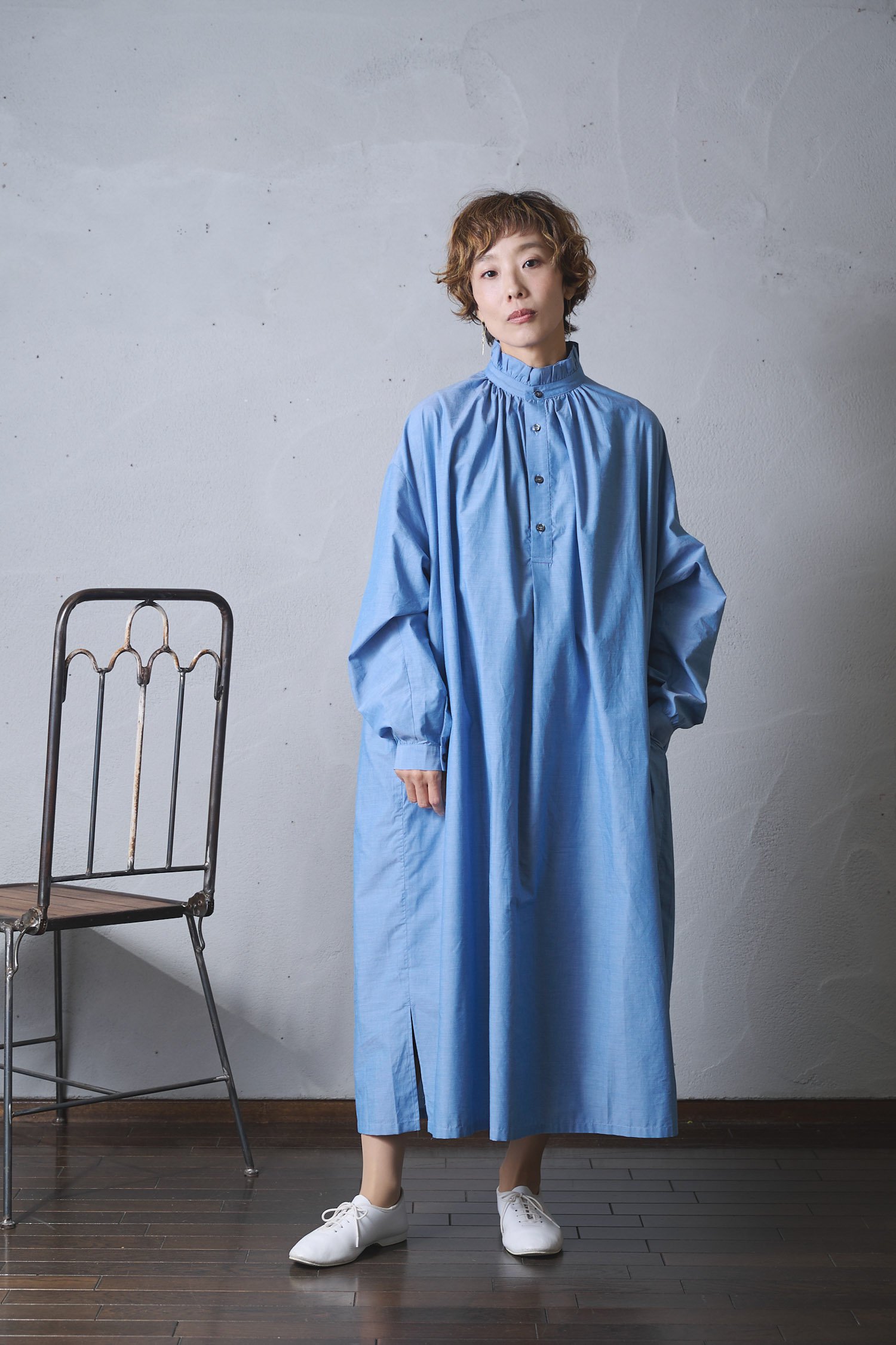 Honnete Cotton silk chambray Frilled collarerd wide dress- poooL