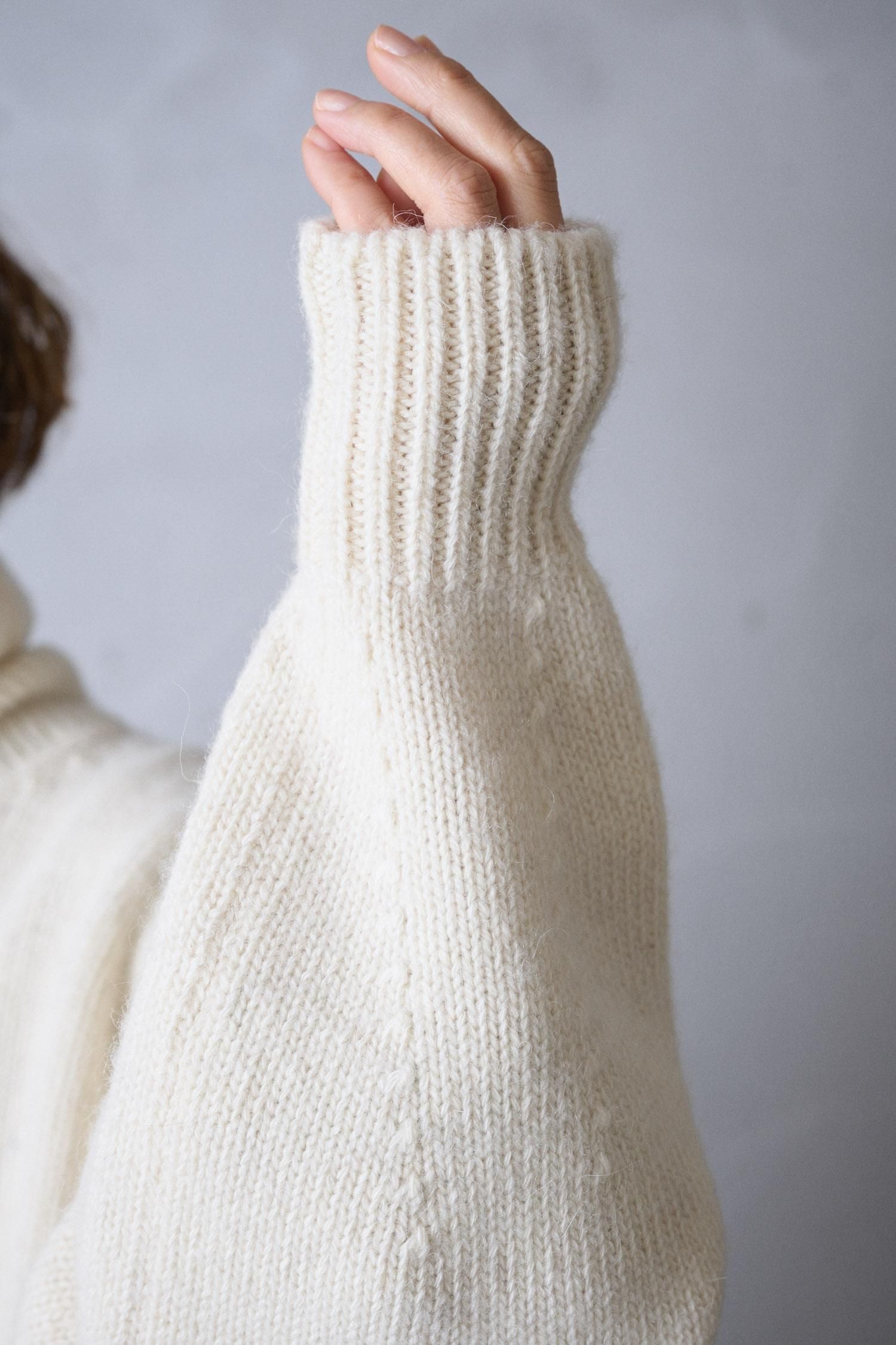 FACTORY モンゴリアンウール　サイドスリットオフタートルセーター FACTORY モンゴリアンウール サイドスリットオフタートルセーター