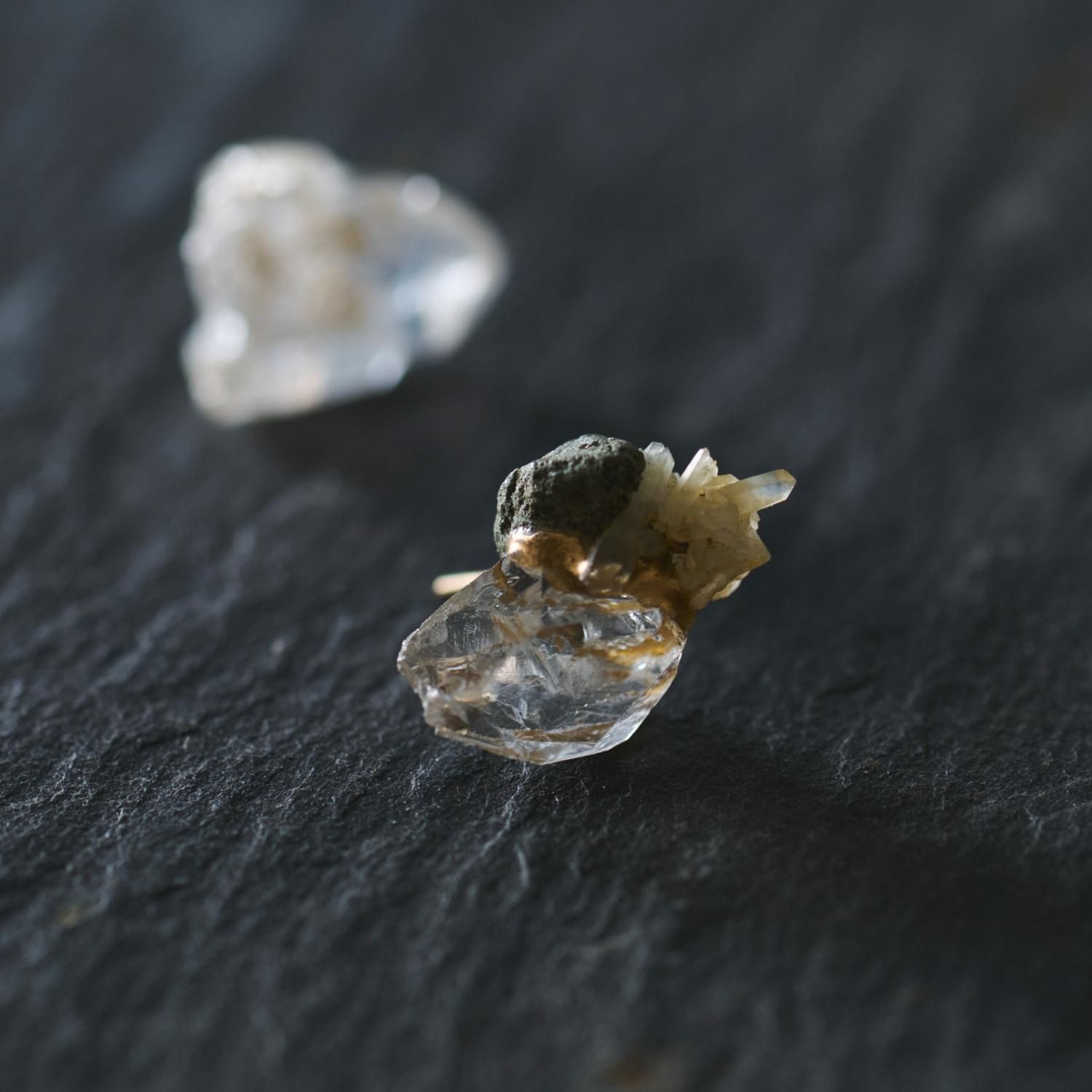 レア！ 美品 2023SS semeno リング クオーツ（水晶）ヘッド setu（せつ）水晶の金継ぎ耳飾り（Type4） - poooL (online shop)