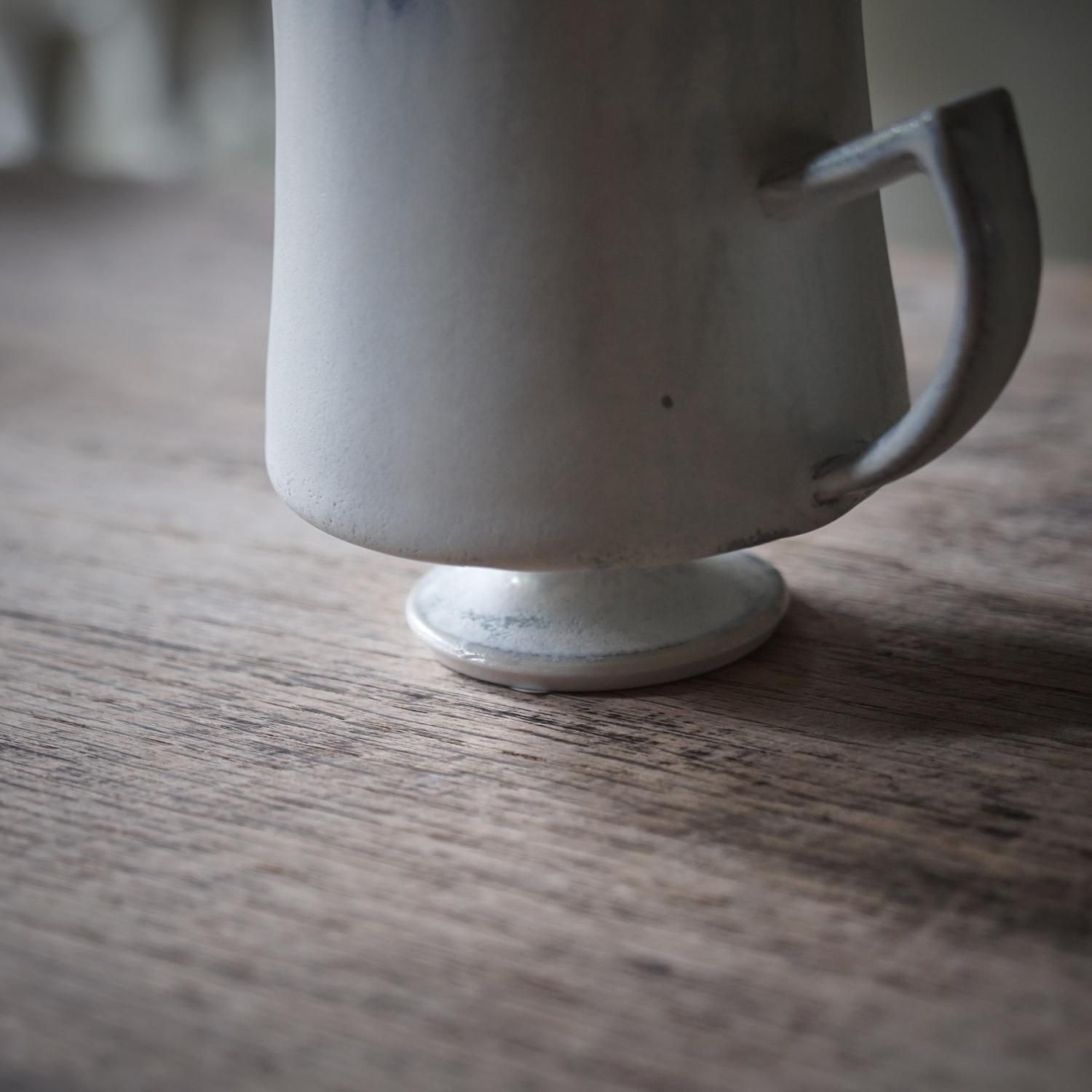 村井大介の磁器 高脚マグカップ（2色） - poooL (online shop)