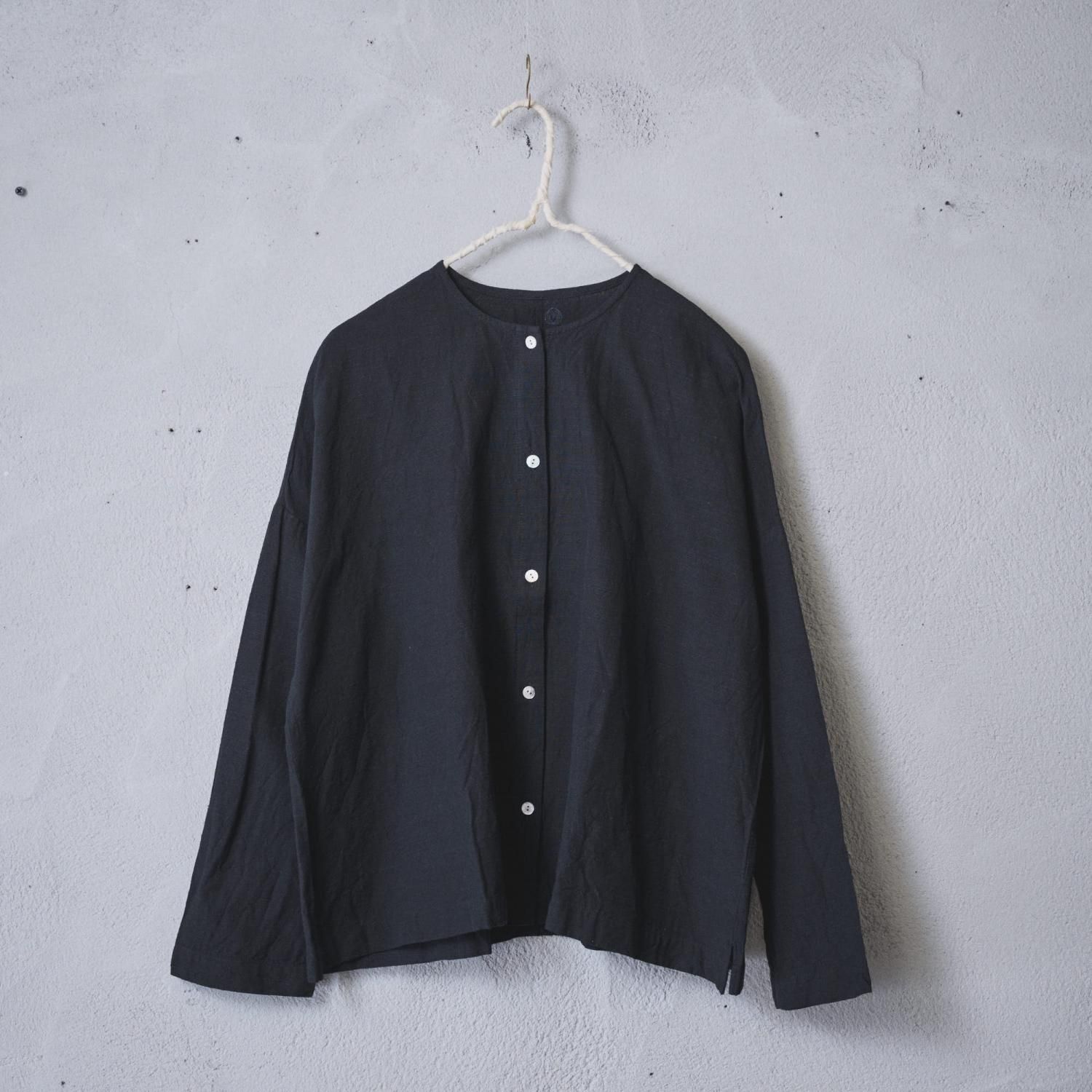 YAMMA 会津木綿 丸首ボタンシャツ（黒）- poooL (online shop)