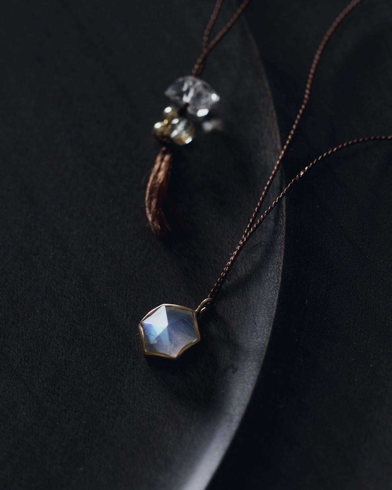 YASUHIDE ONO 18K台 六角形シルクコードネックレス（2種） - poooL