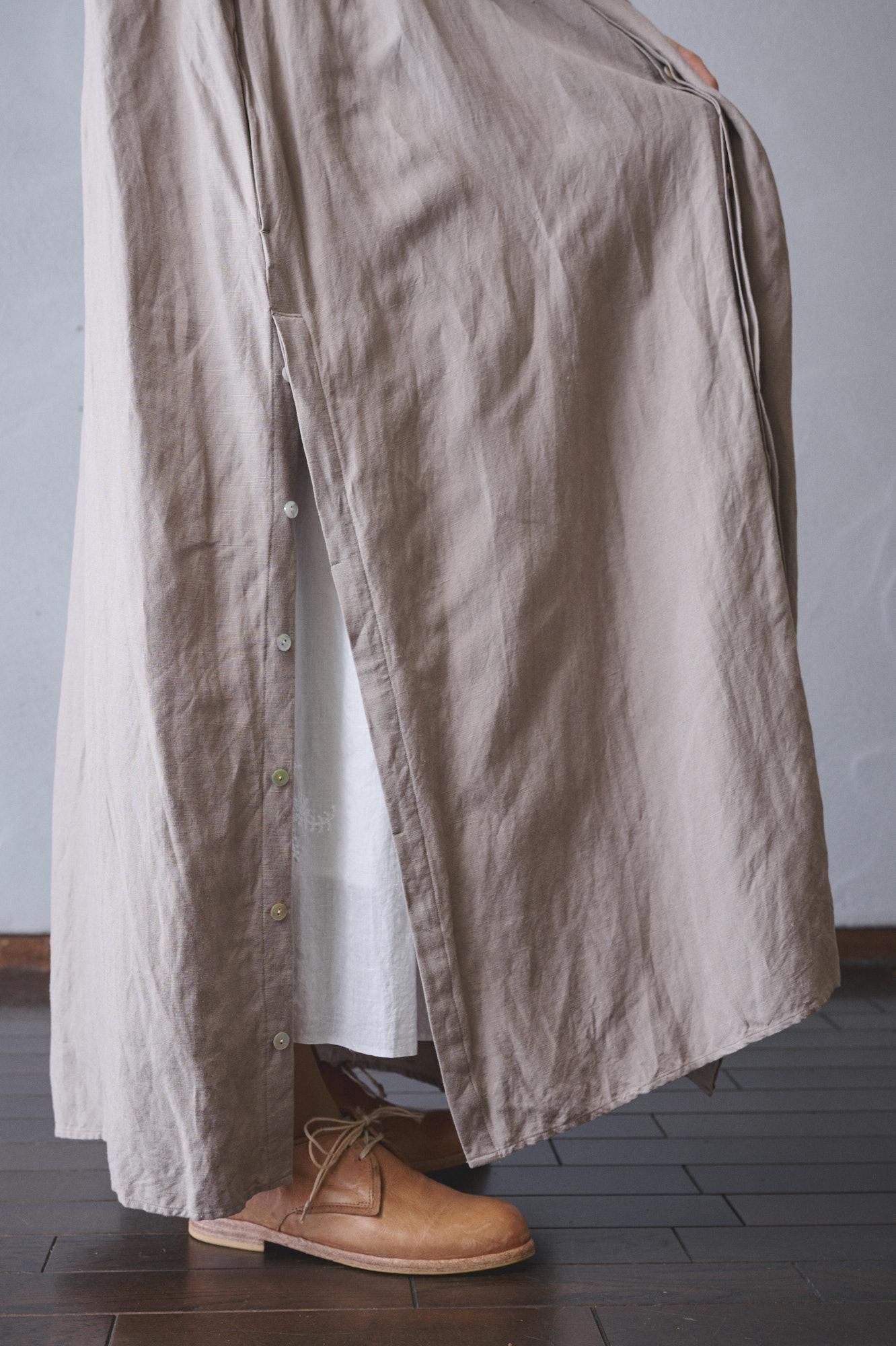 BASUKI　ABDULLAH（バスキ　アブドウラ）、貴婦人像 suzuki takayuki puff-sleeve shirt dress（2color A241-17