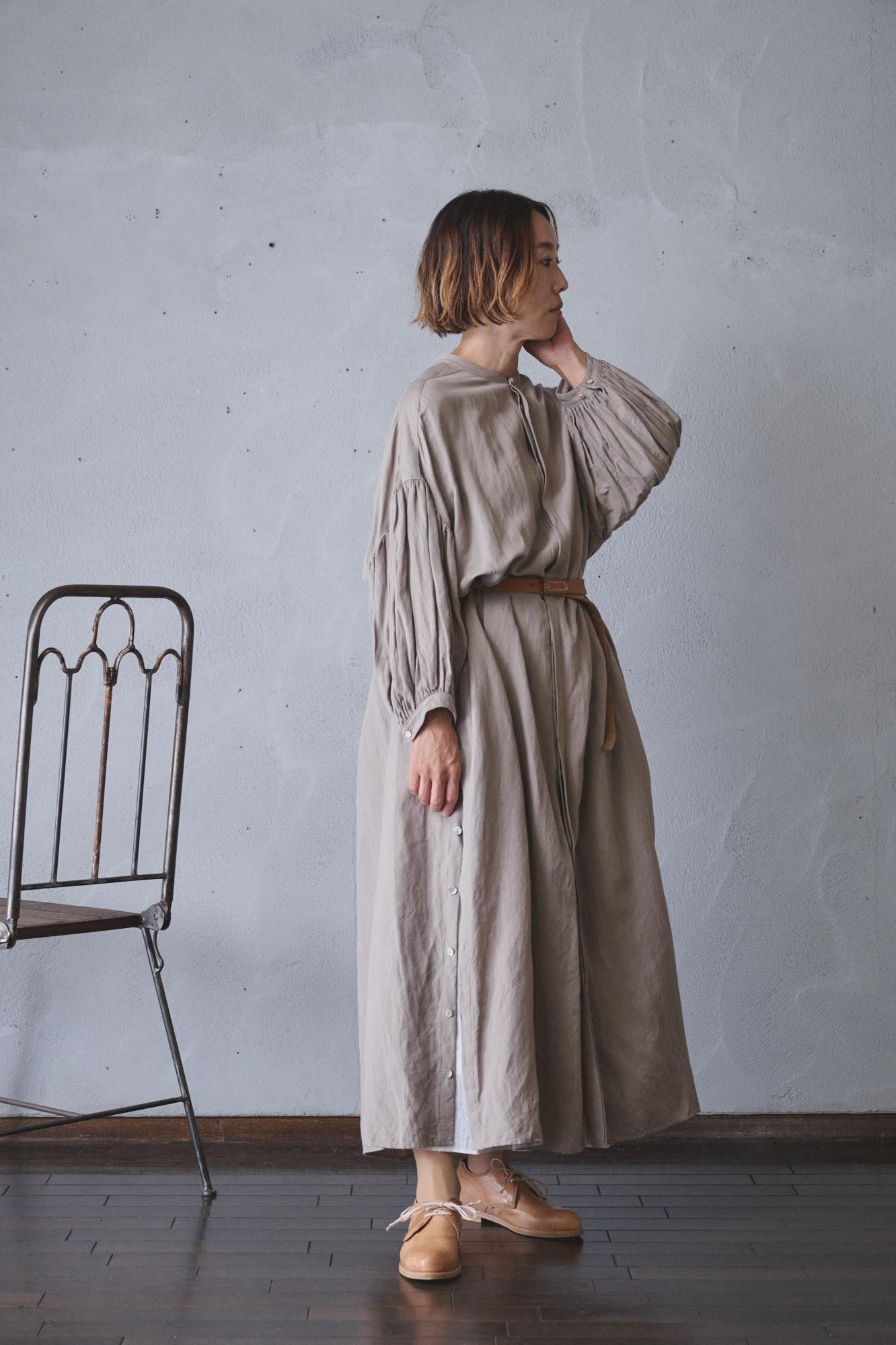 BASUKI ABDULLAH(バスキ アブドウラ)、貴婦人像 suzuki takayuki puff-sleeve shirt dress(2color A241-17