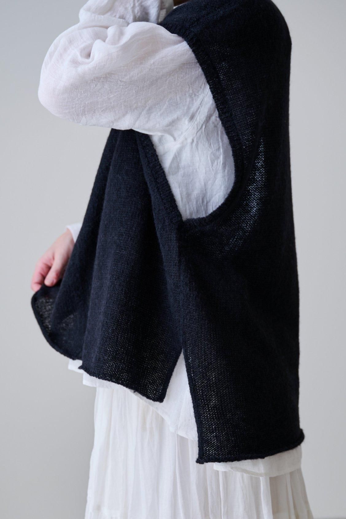 トップス suzuki takayuki knitted vest linen suzuki takayuki（スズキタカユキ）の「knitted vest（ベスト