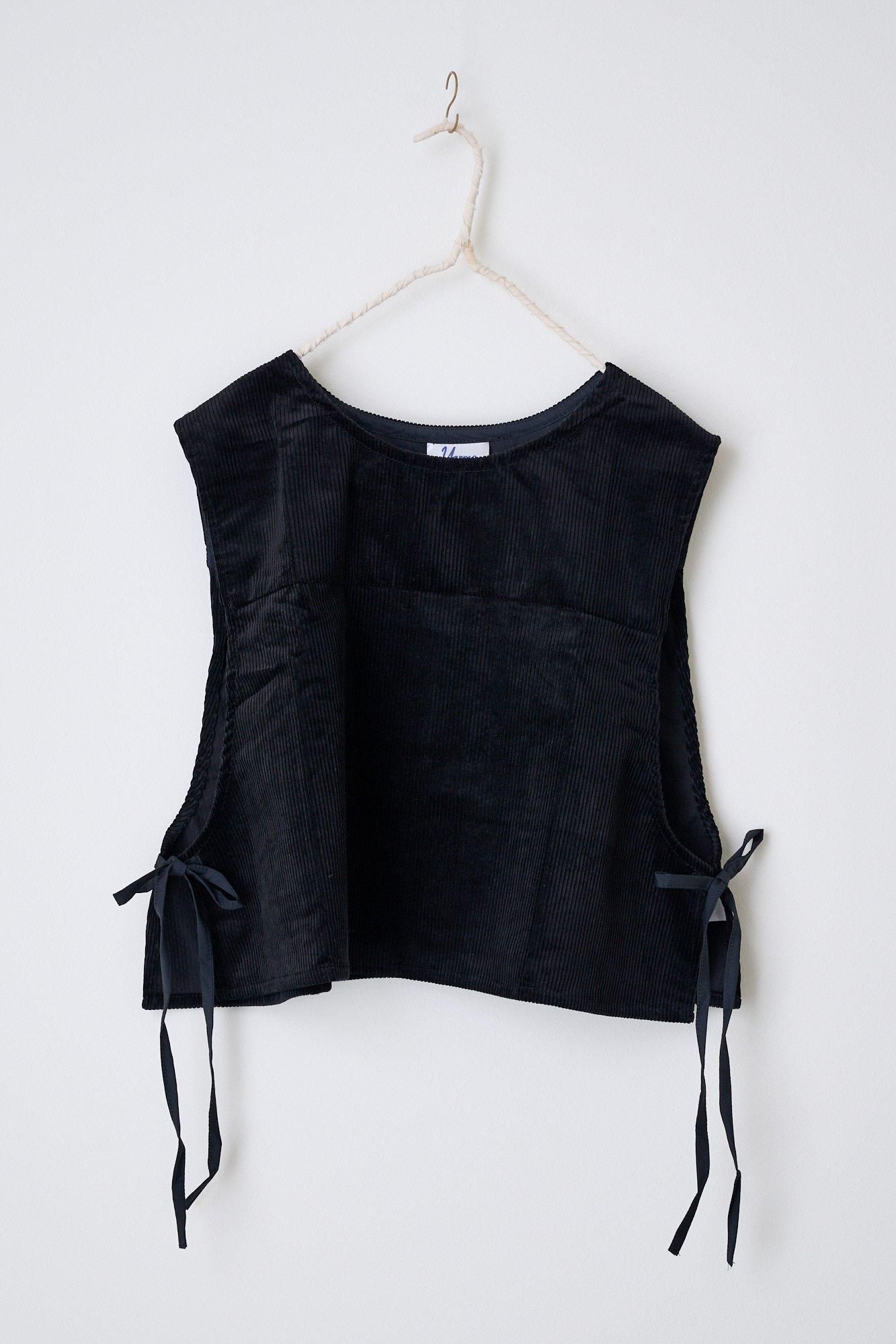 25SS 【Yarmo】 Cropped Tabard Yarmo Cropped tabard（2color） - poooL (online shop)
