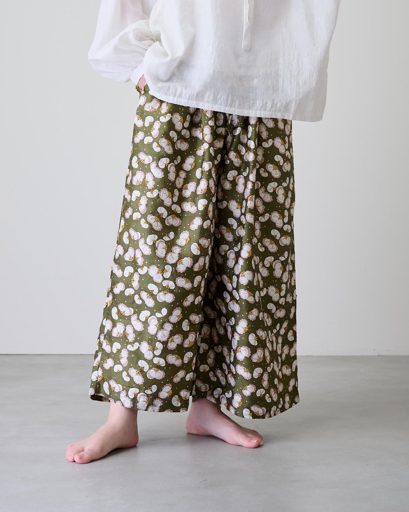 牡丹ページです♡ BUNON Khadi silk flower print & embroidery Tuck pants- poooL