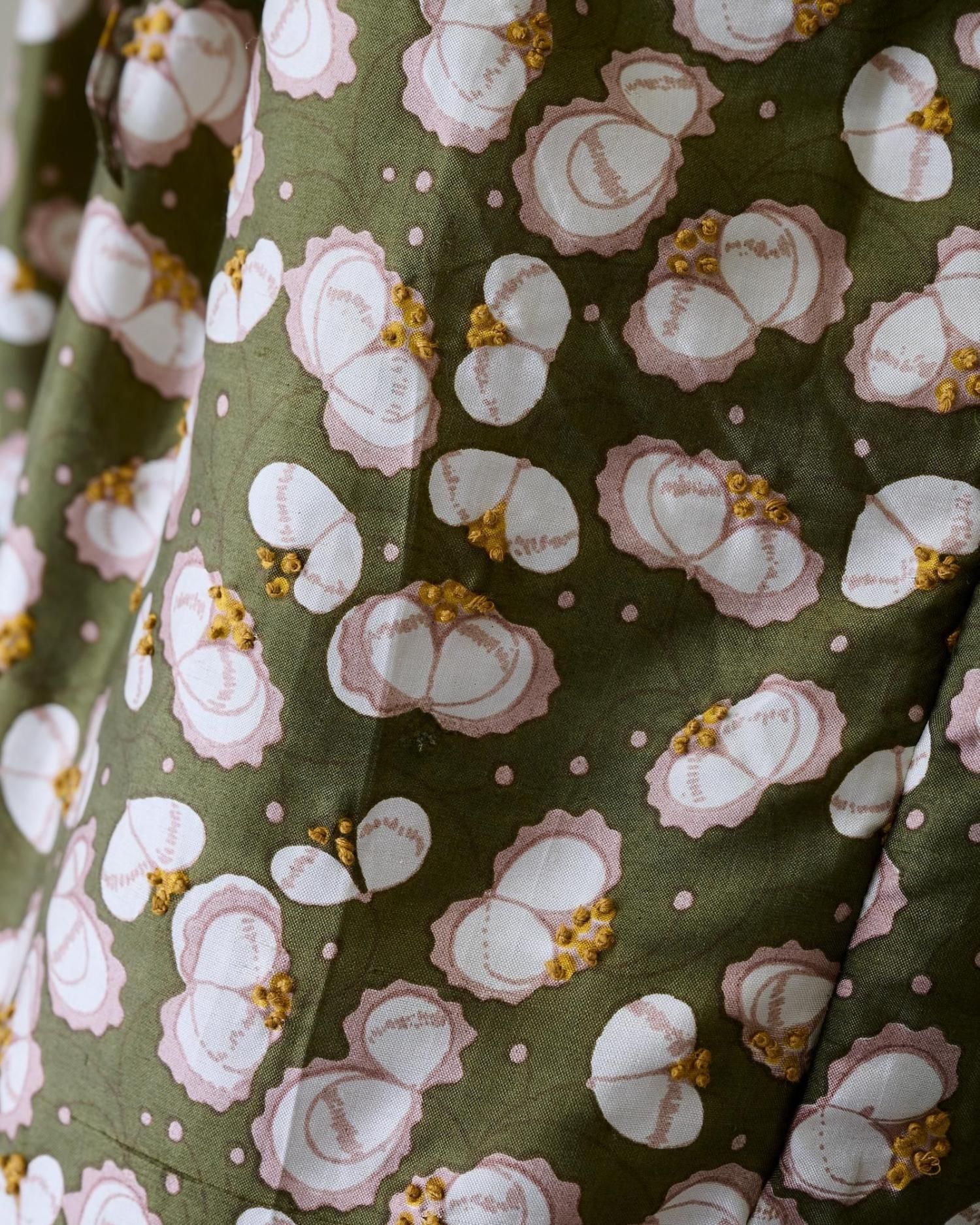牡丹ページです♡ BUNON Khadi silk flower print & embroidery Tuck pants- poooL