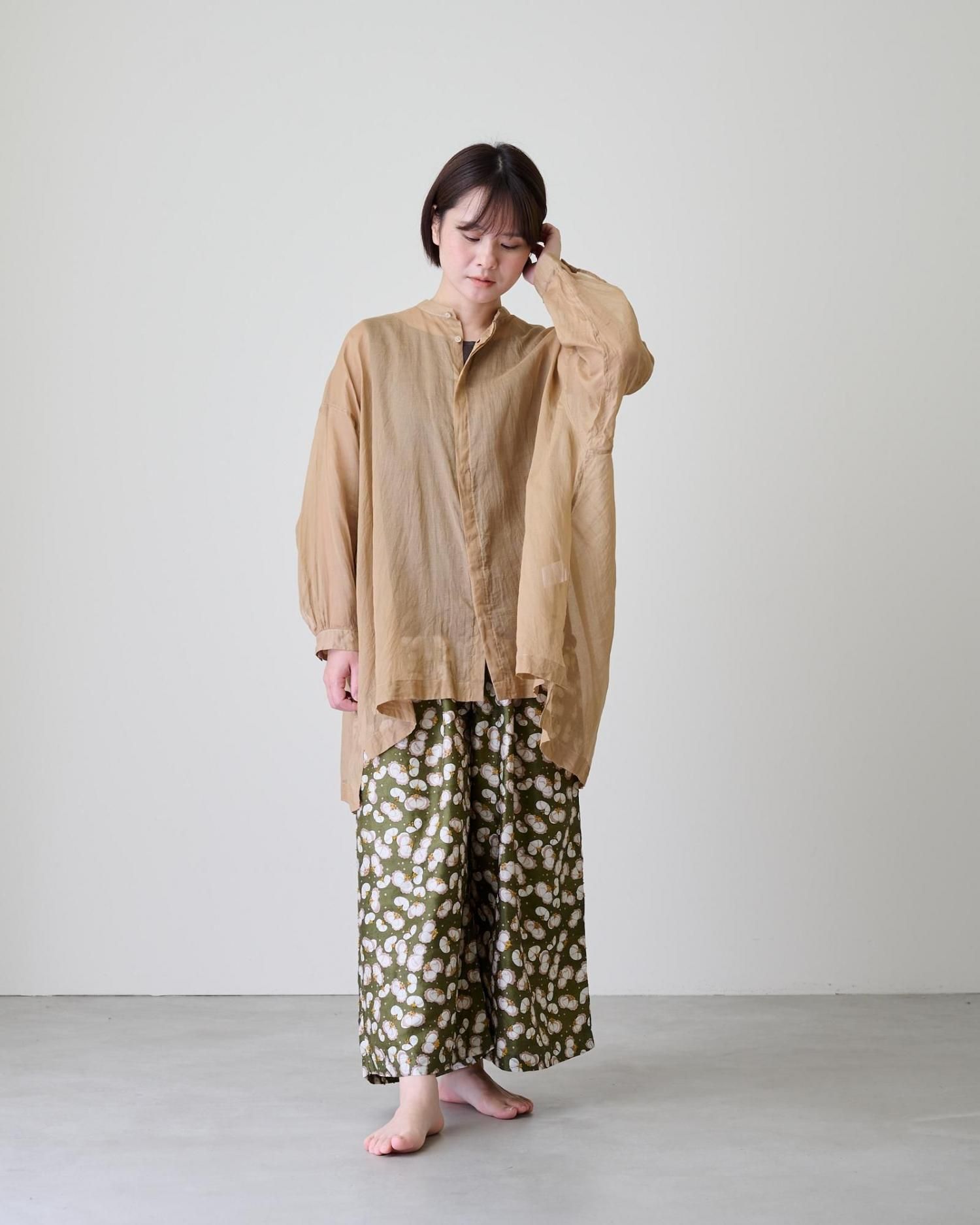 牡丹ページです♡ BUNON Khadi silk flower print & embroidery Tuck pants- poooL