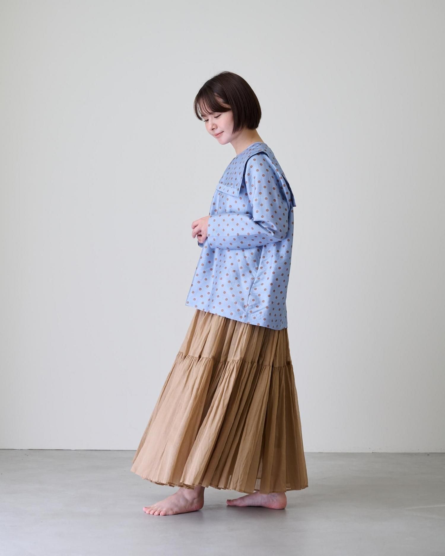 NATIVE VILLAGE のチュールスカート、スズキタカユキのブラウス NATIVE VILLAGE のチュールスカート、スズキタカユキのブラウス