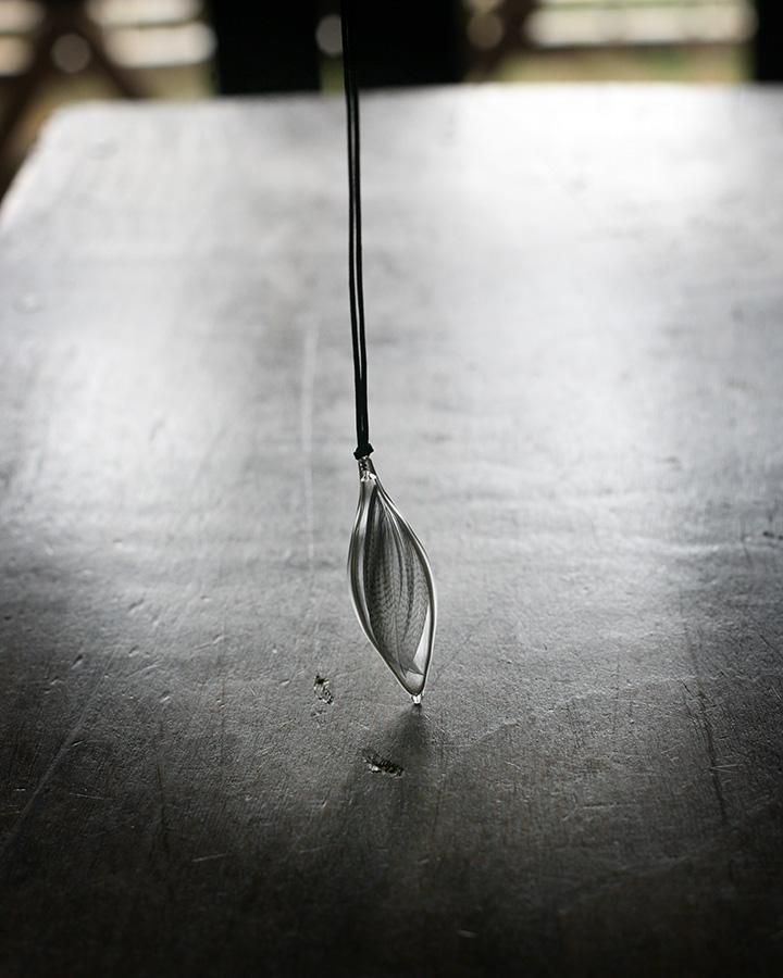 最終値下げ:涙ガラス制作所　豆ネックレス　ガラス　ハンドメイド　作家 最終値下げ:涙ガラス制作所 豆ネックレス ガラス ハンドメイド
