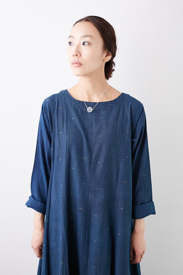 maku textiles カディコットン ジャムダニ織り ロングスリーブワンピース（Blue） - poooL (online shop)