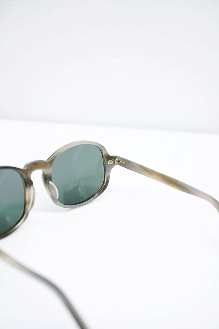 kearny gvidas (white sasa / dark green lens) - Unlimited kearny gvidas (white sasa / dark green lens) - Unlimited