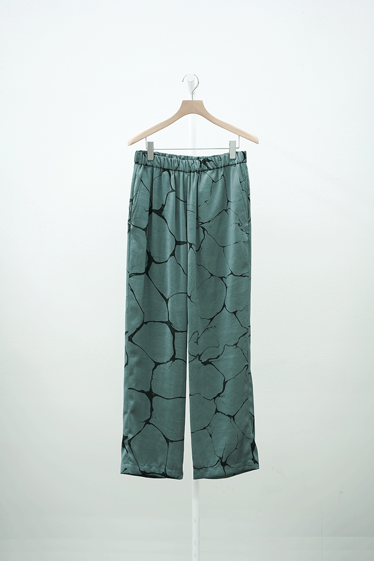 08sircus Sumi-nagashi-zome straight easy pants / antique green