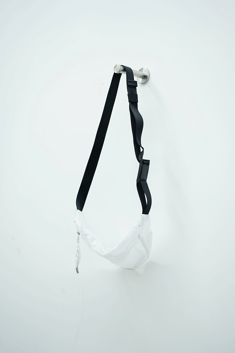 beta post bubble wrap waist pouch