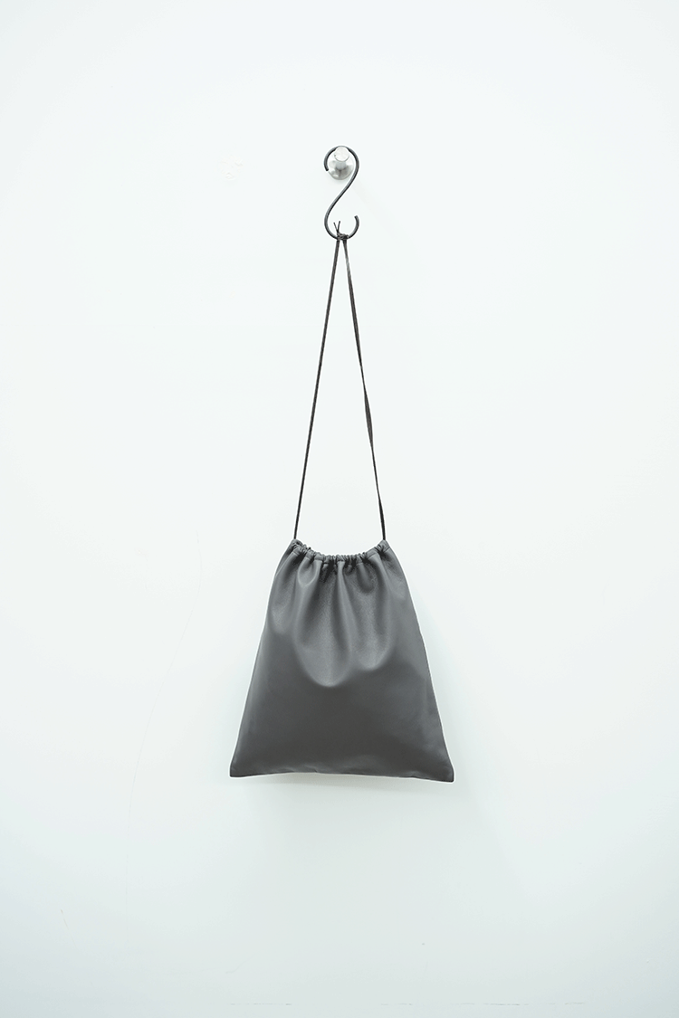 POSTELEGANT Lamb Leather Bag / Gray
