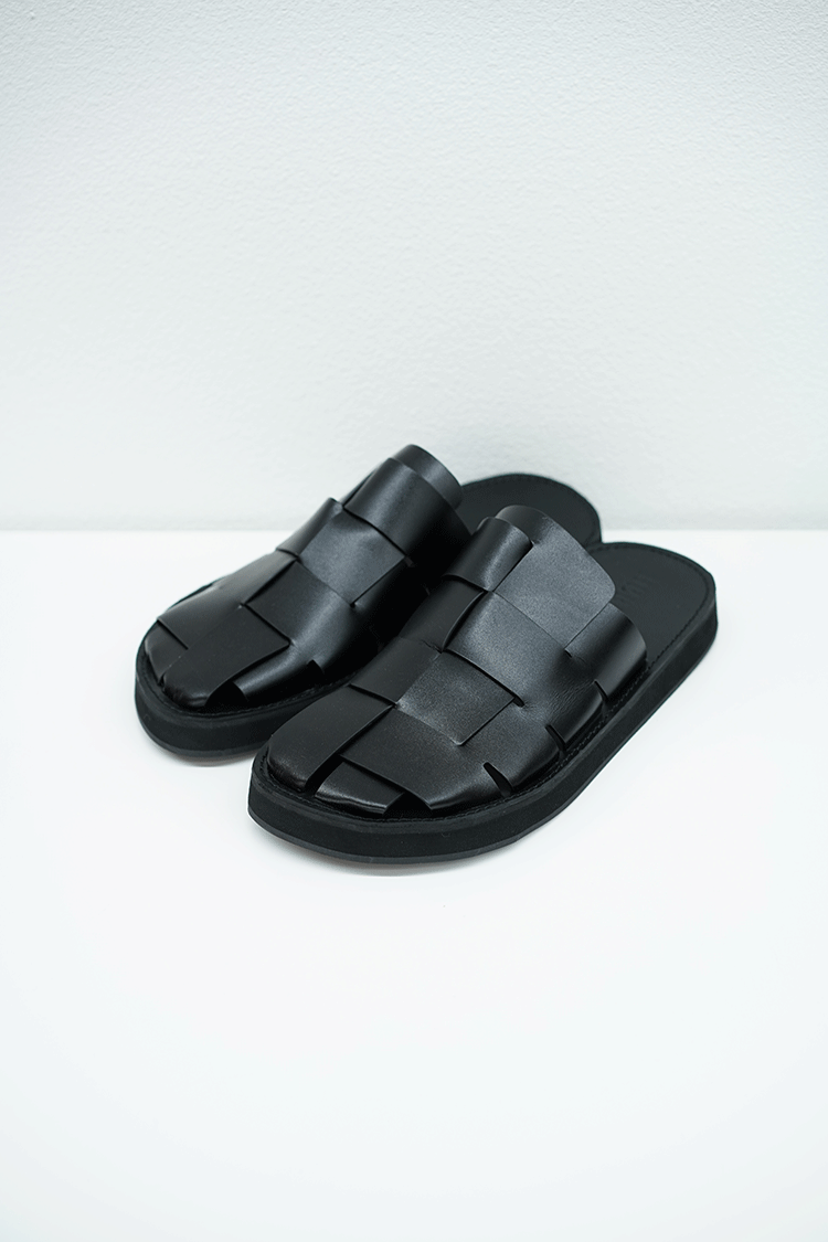 HEREU Dira BLACK 【40】 定価¥63800 HEREU Dira - Unlimited lounge | ONLINESTORE