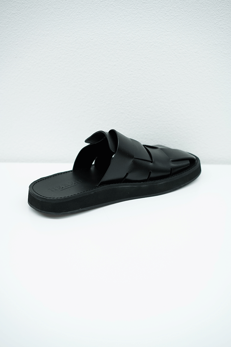 HEREU Dira BLACK 【40】 定価¥63800 HEREU Dira - Unlimited lounge | ONLINESTORE