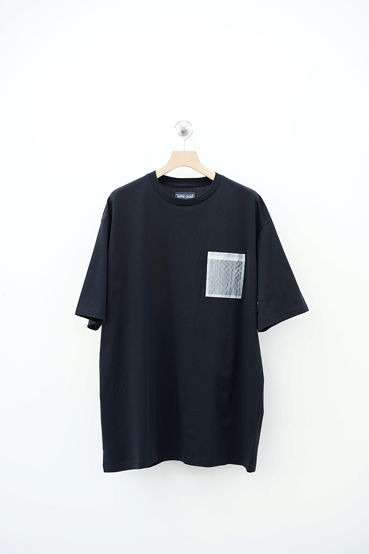 beta post bubble wrap pocket t-shirt / BLACK