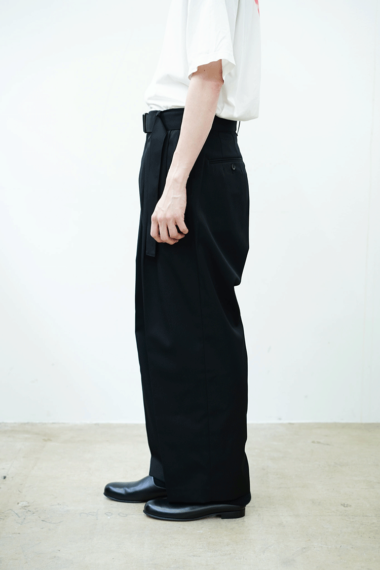 stein BELTED WIDE STRAIGHT TROUSERS / BLACK - Unlimited lounge