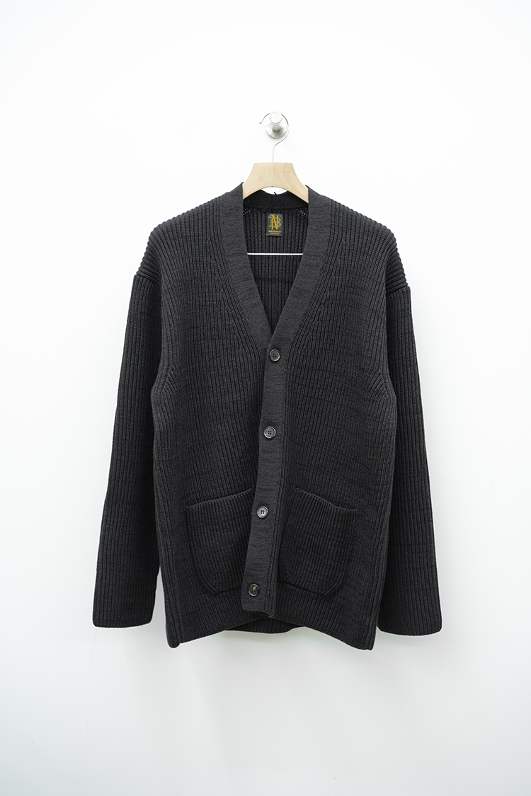 BATONER SOLID WOOL RIB CARDIGAN ダークグレー - カーディガン