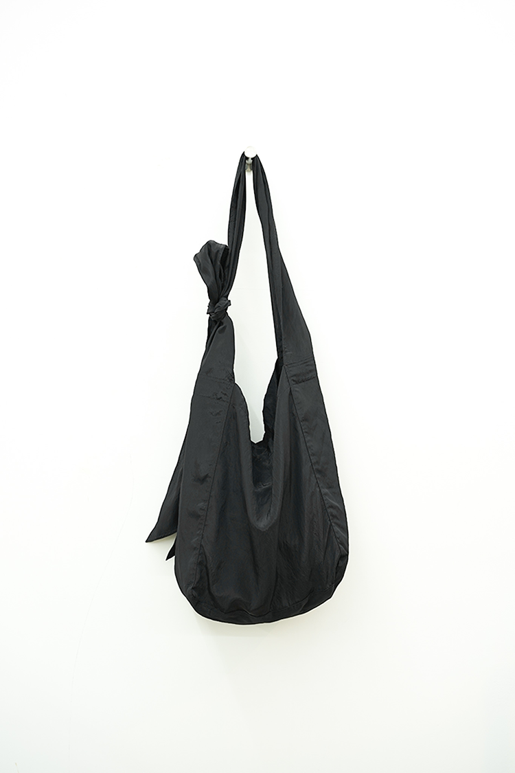 08sircus Viscose washer shoulder bag / black