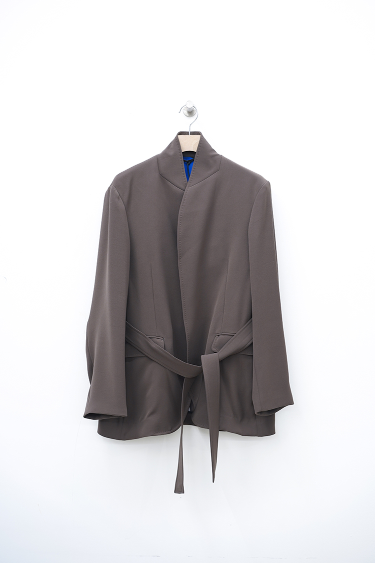 RAINMAKER STAND UP SHAWL COLLAR JACKET / SEPIA