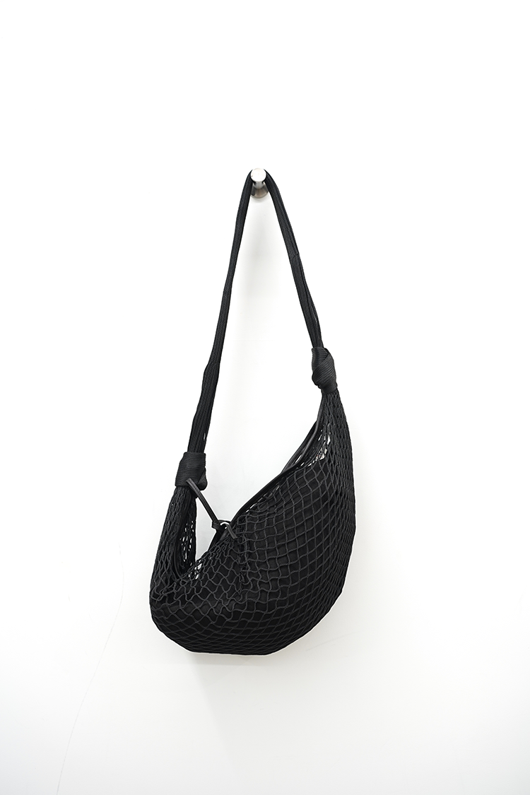 LEMAIRE CROISSANT FILT BAG / BLACK