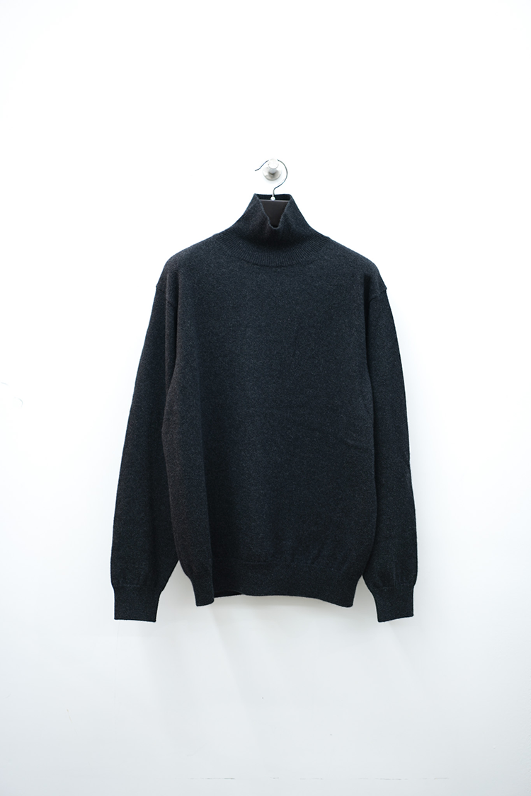 BATONER INNOCENT CASHMERE TURTLE NECK / BLACK