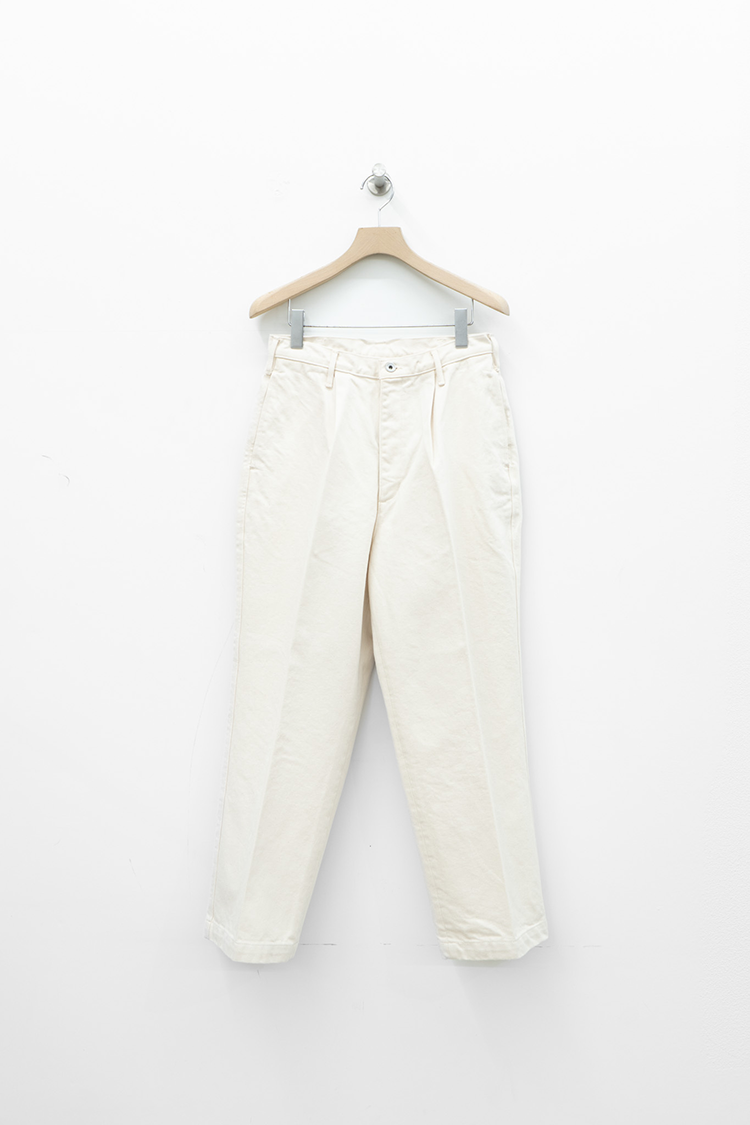 BATONER CARIBBEAN SEAISLAND COTTON DENIM ONE TUCK TROUSERS / NATURAL