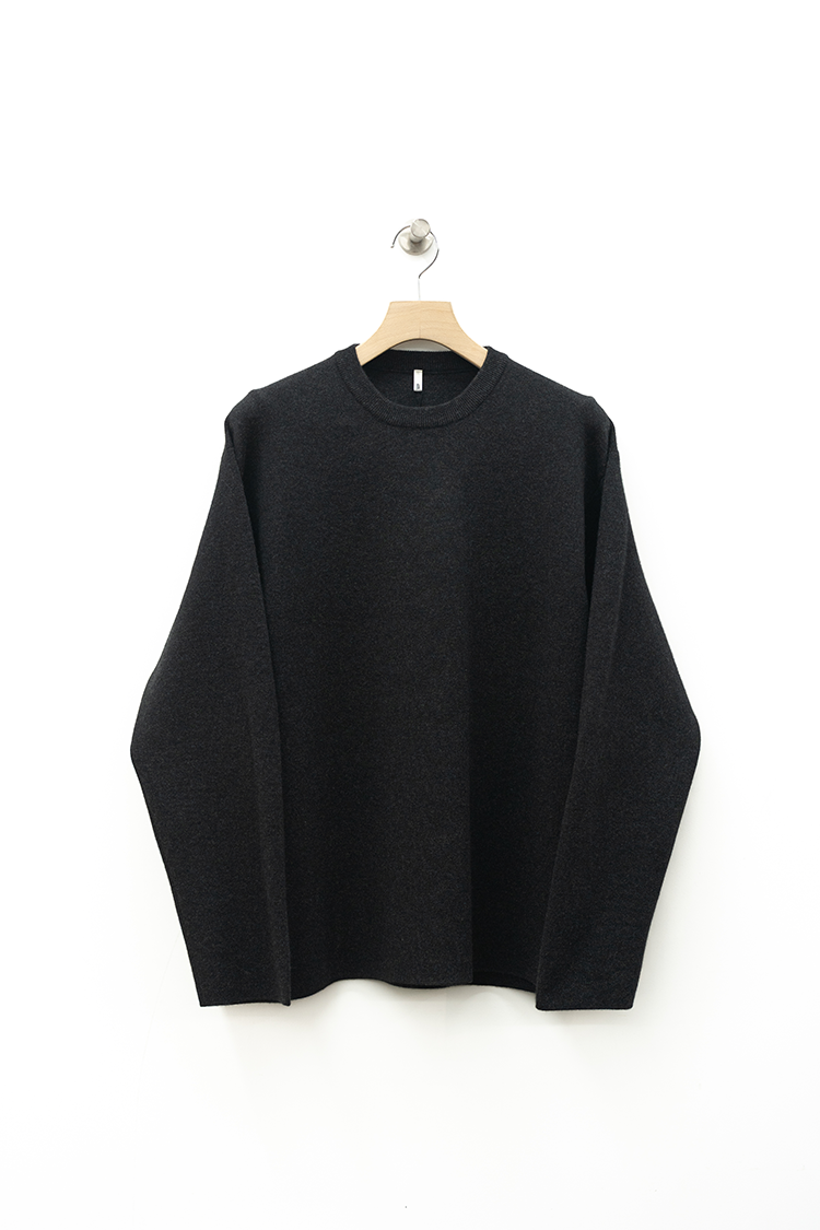 BATONER 32G SUEDE CASHMERE CREW NECK / CHARCOAL