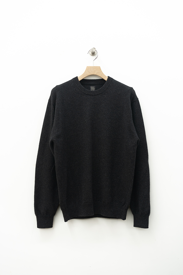 BATONER INNOCENT CASHMERE CREW NECK / MERANGE BLACK