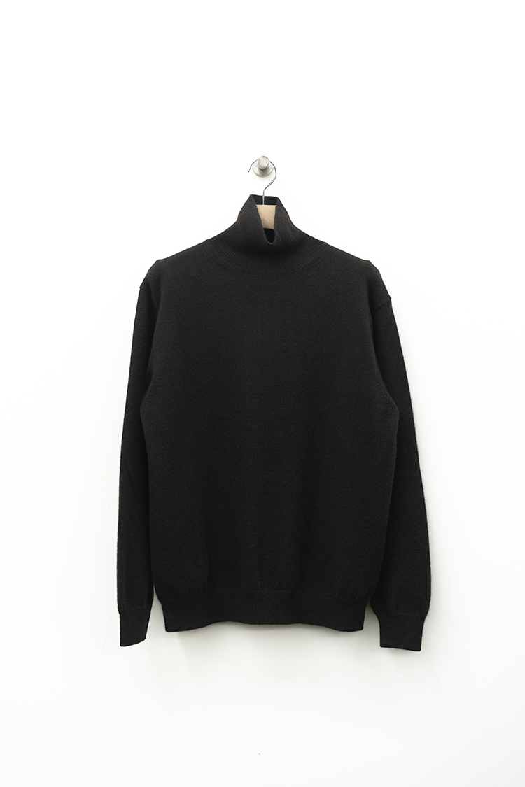 BATONER INNOCENT CASHMERE TURTLE NECK / DARK BROWN