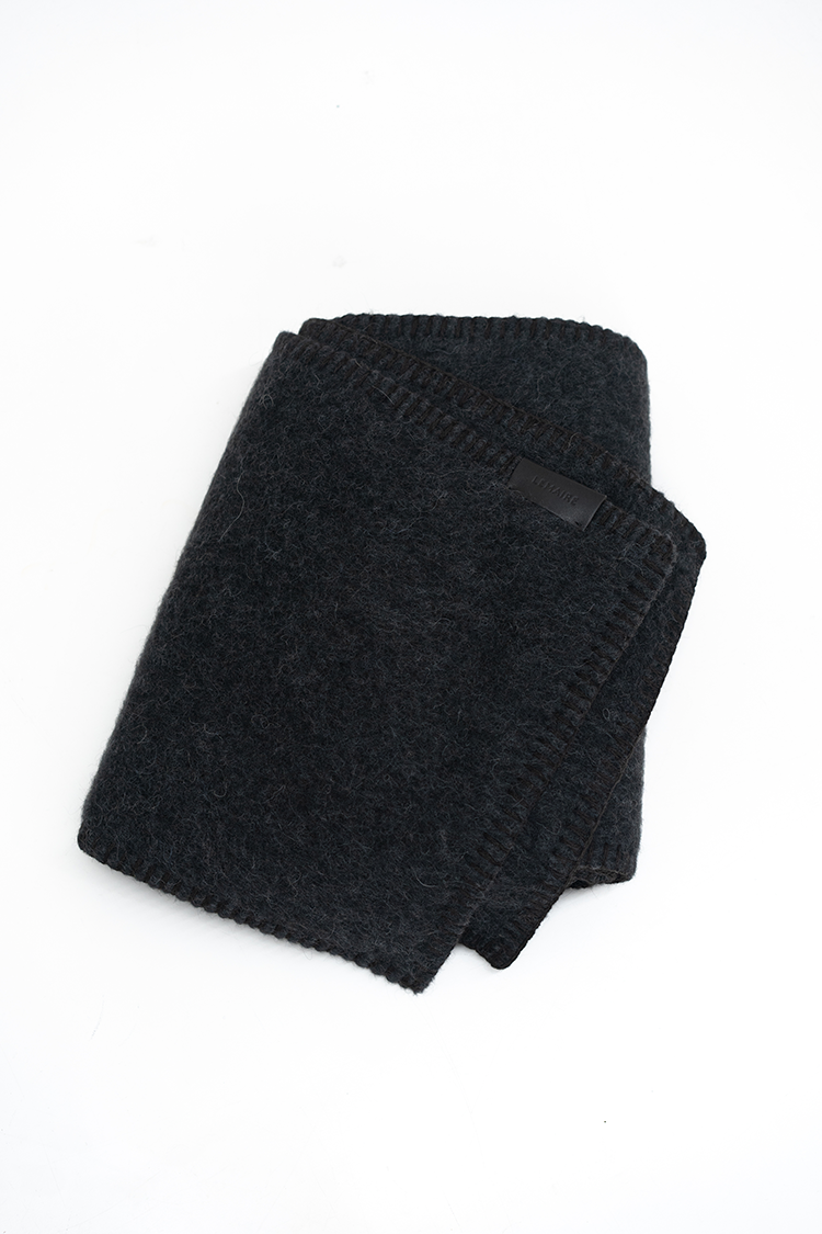 LEMAIRE COCOTTE FLUFFY SCARF / ANTHRACITE