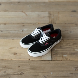 Vans era clearance black and red