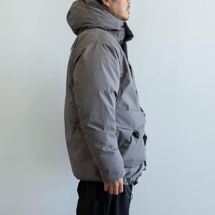 CMF OUTDOOR GARMENT AR ダウン ジャケット CMF OUTDOOR GARMENT 】シーエムエフが独自のダウン仕様にし